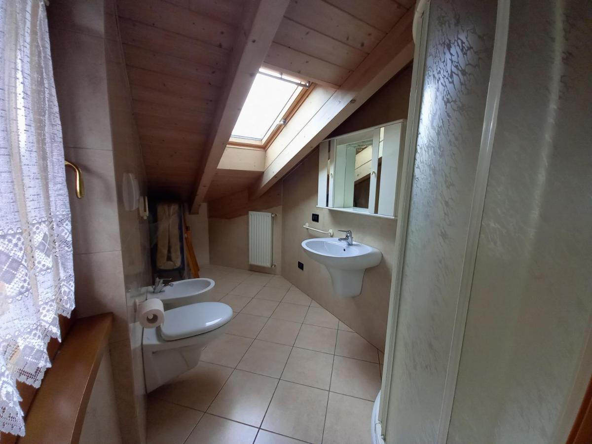 Monolocale Per Due Persone Appartement Commezzadura Buitenkant foto